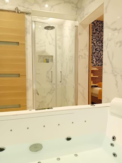 Maison Avec Jacuzzi - Louvres Proche Roissy Cdg - Paris Luaran gambar